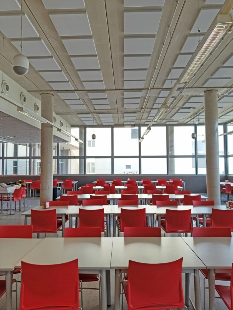 Cafetería acondicionada por idacustica