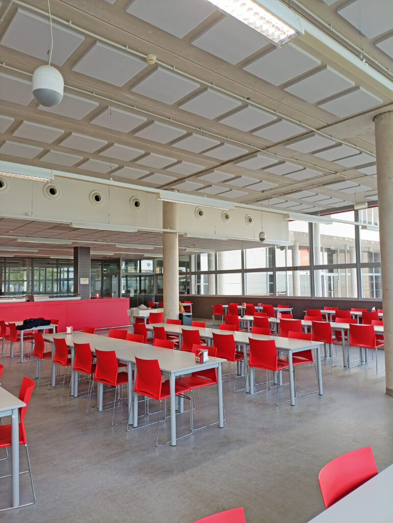 Mejora acústica para cafeterías