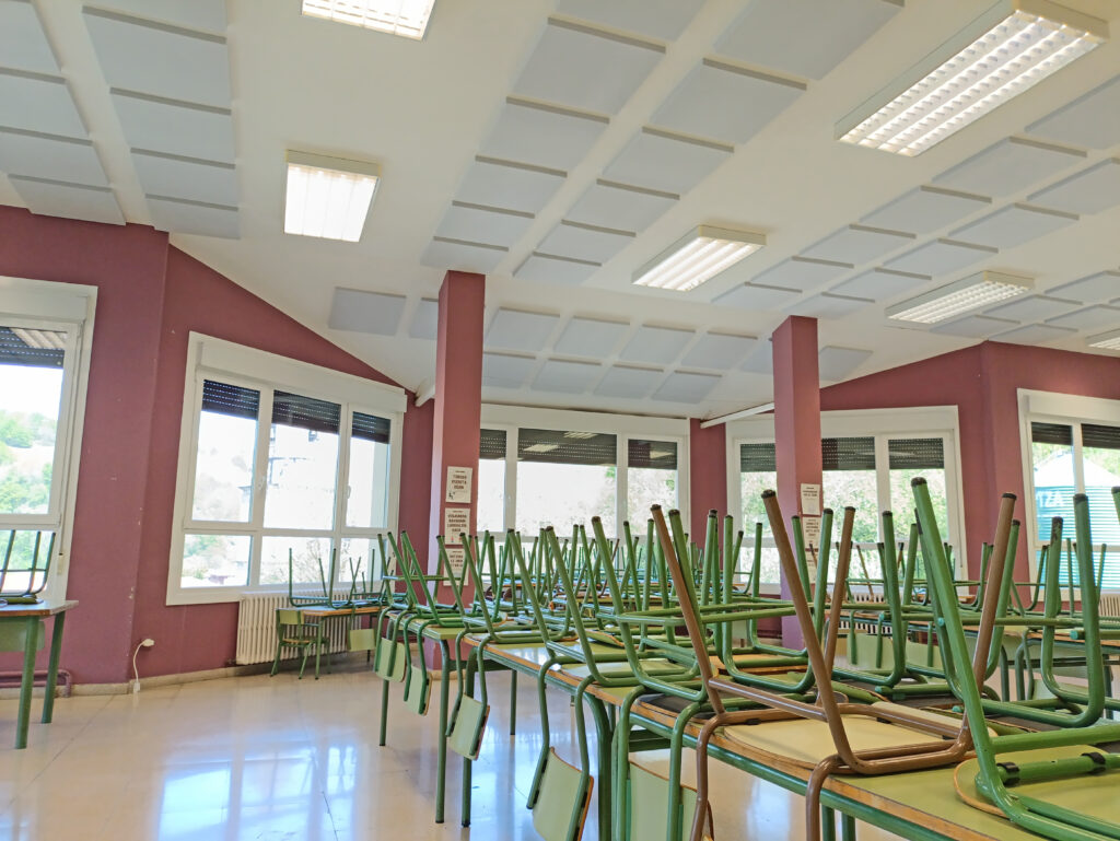 Soluciones acústicas para comedores escolares en Navarra